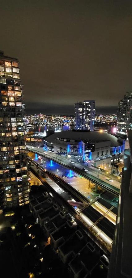 Beautiful Bright Modern Condo With Water View And Ac In Dt Vancouver 2Br,3Bd,2Bt Sleeps 6 Guests Free Parking Netflix Included Exteriör bild