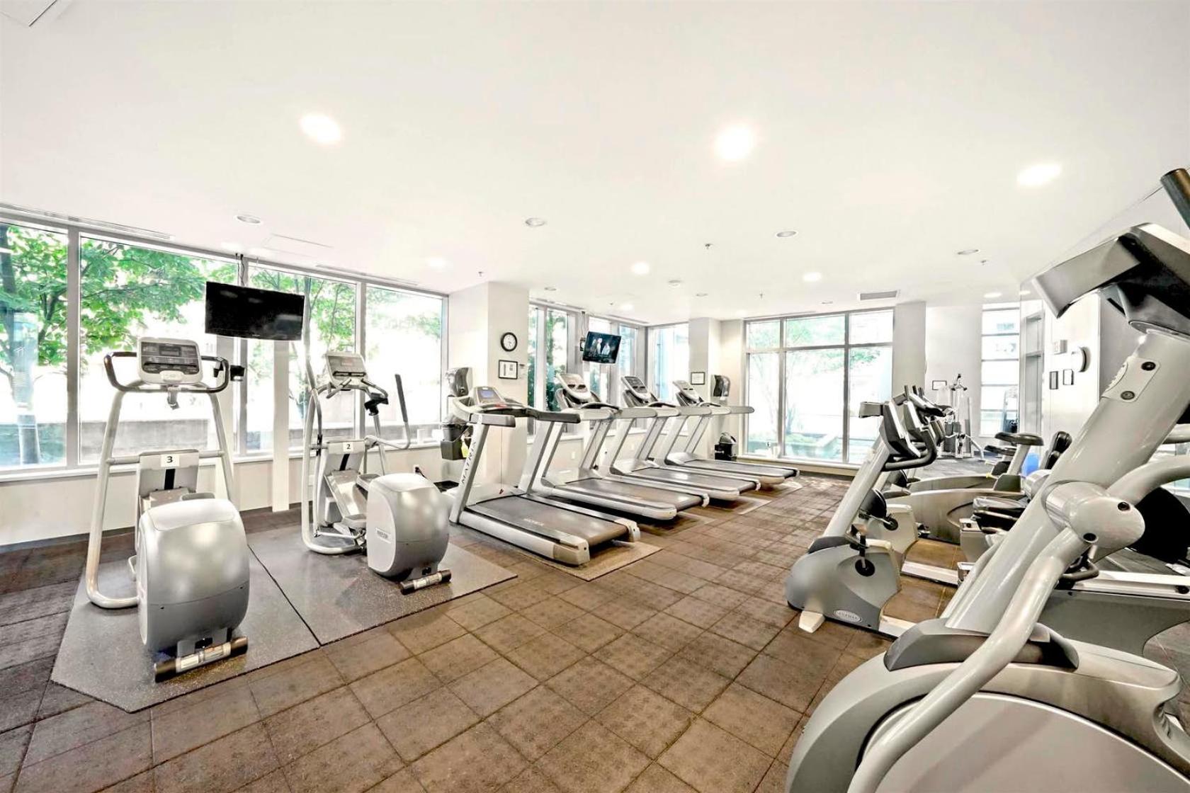 Beautiful Bright Modern Condo With Water View And Ac In Dt Vancouver 2Br,3Bd,2Bt Sleeps 6 Guests Free Parking Netflix Included Exteriör bild