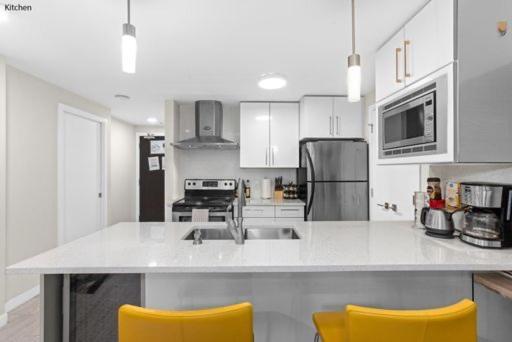 Beautiful Bright Modern Condo With Water View And Ac In Dt Vancouver 2Br,3Bd,2Bt Sleeps 6 Guests Free Parking Netflix Included Exteriör bild
